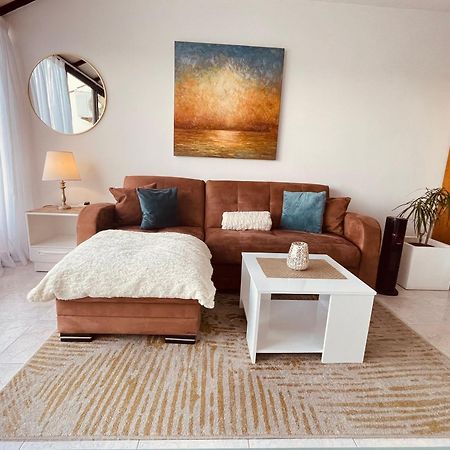 Seafront Apartment Terrace, Lounger & Panoramic Ocean Views Mellieħa Buitenkant foto