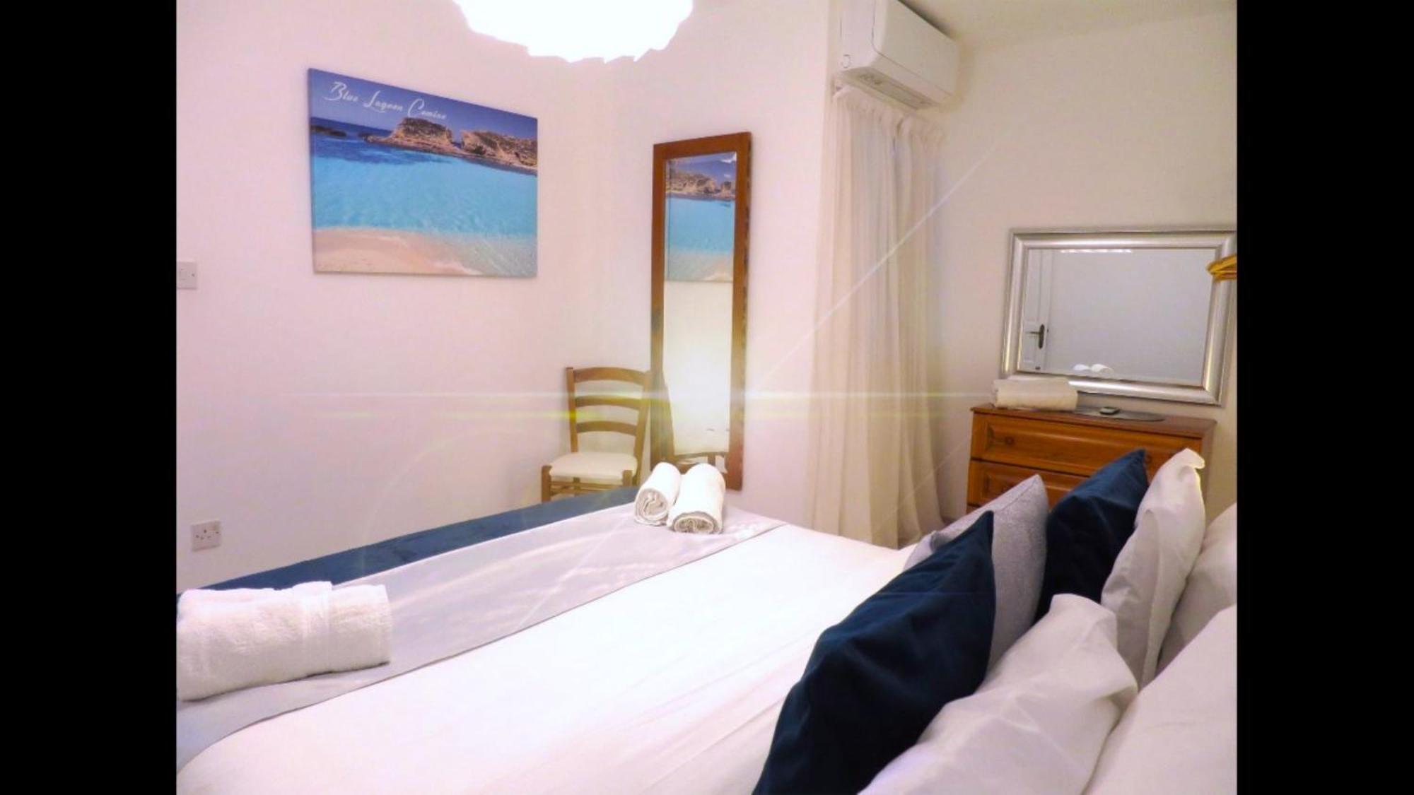 Seafront Apartment Terrace, Lounger & Panoramic Ocean Views Mellieħa Kamer foto