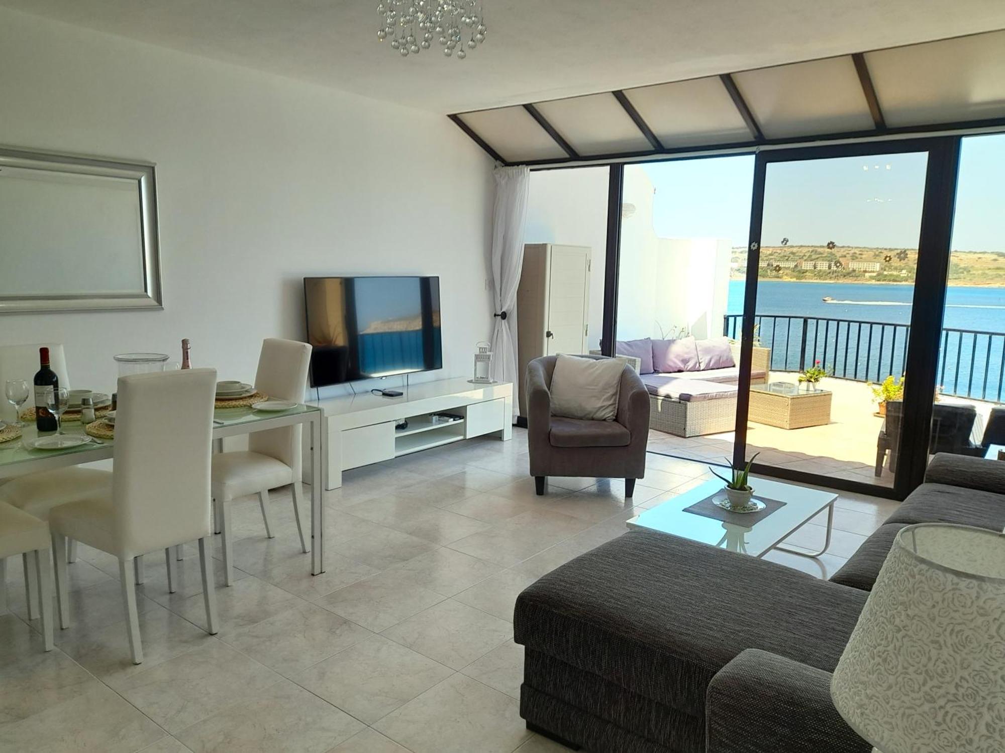 Seafront Apartment Terrace, Lounger & Panoramic Ocean Views Mellieħa Kamer foto