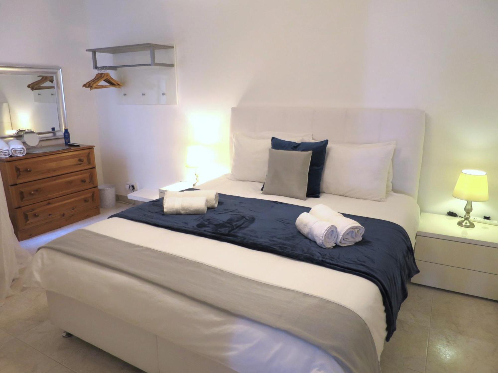 Seafront Apartment Terrace, Lounger & Panoramic Ocean Views Mellieħa Buitenkant foto
