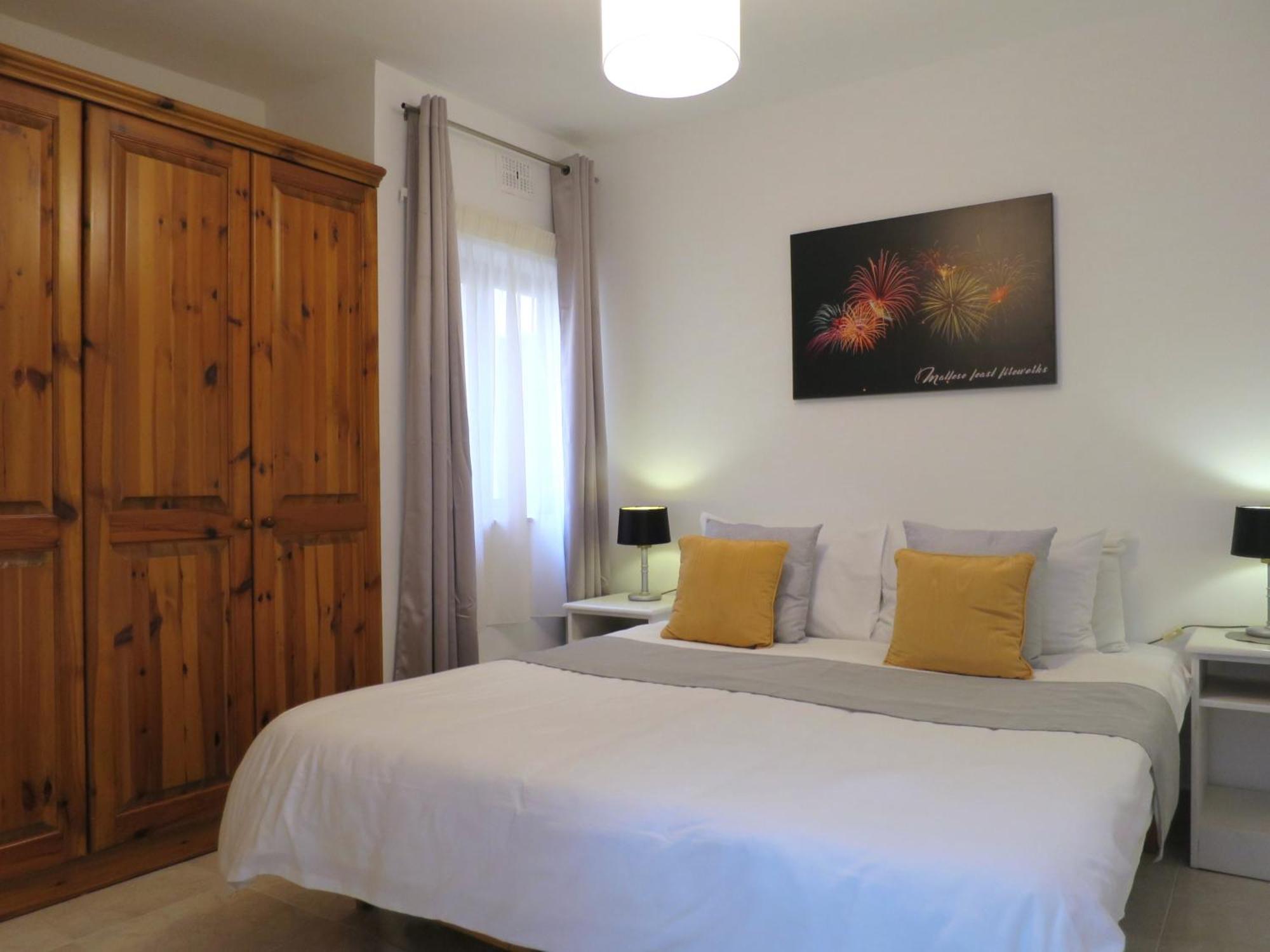 Seafront Apartment Terrace, Lounger & Panoramic Ocean Views Mellieħa Kamer foto