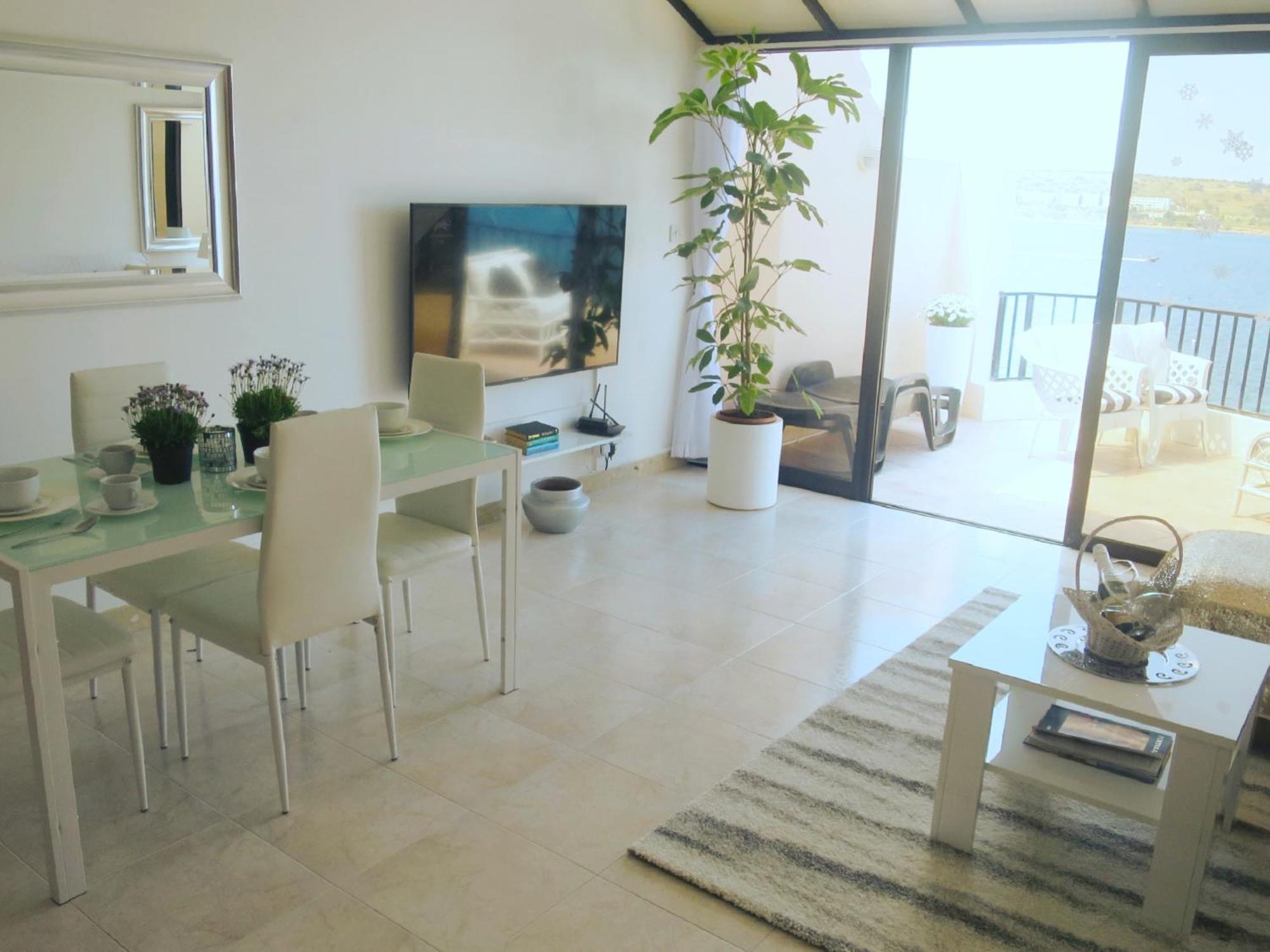 Seafront Apartment Terrace, Lounger & Panoramic Ocean Views Mellieħa Kamer foto