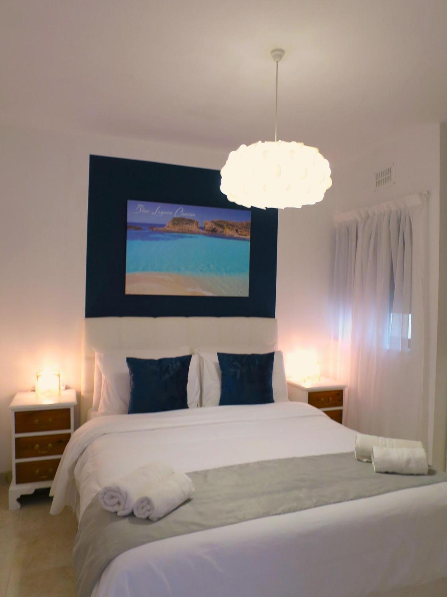 Seafront Apartment Terrace, Lounger & Panoramic Ocean Views Mellieħa Kamer foto