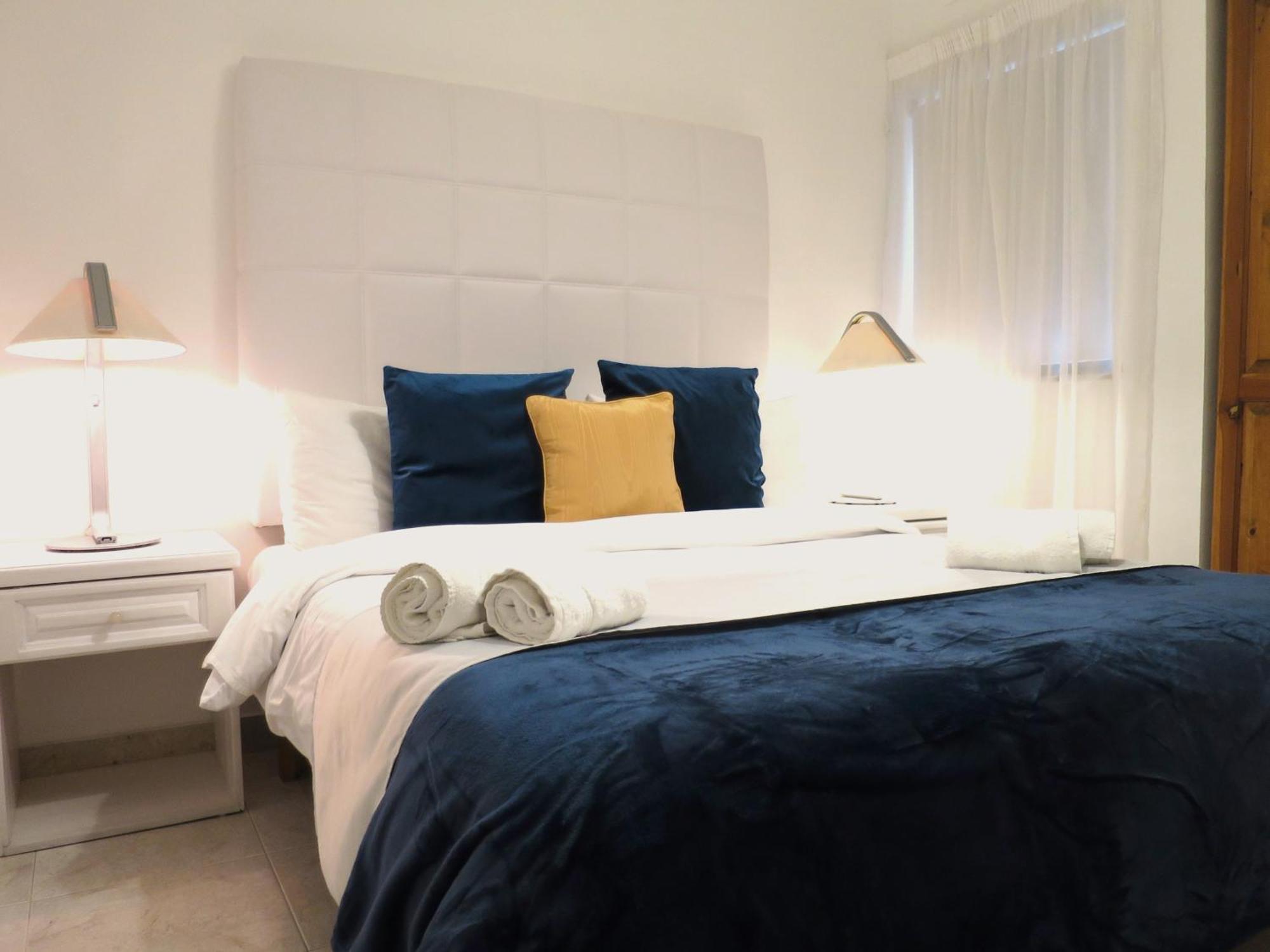 Seafront Apartment Terrace, Lounger & Panoramic Ocean Views Mellieħa Kamer foto