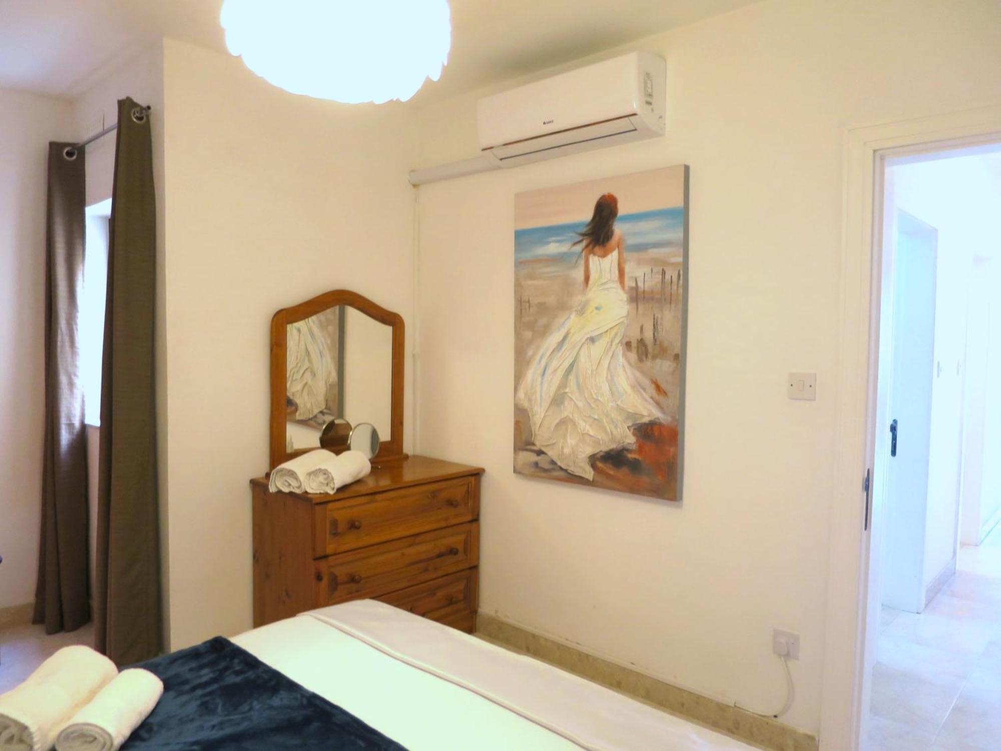 Seafront Apartment Terrace, Lounger & Panoramic Ocean Views Mellieħa Kamer foto