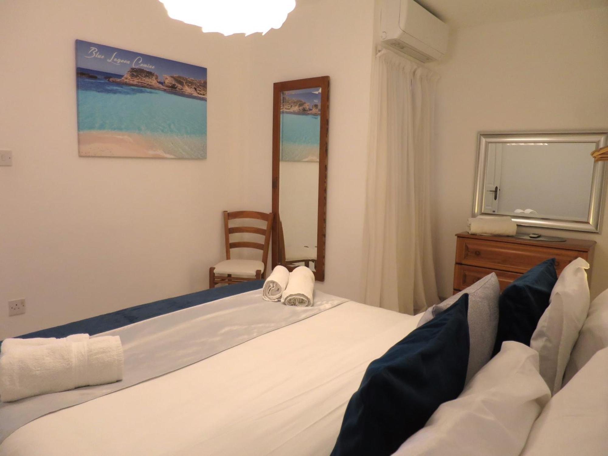 Seafront Apartment Terrace, Lounger & Panoramic Ocean Views Mellieħa Kamer foto