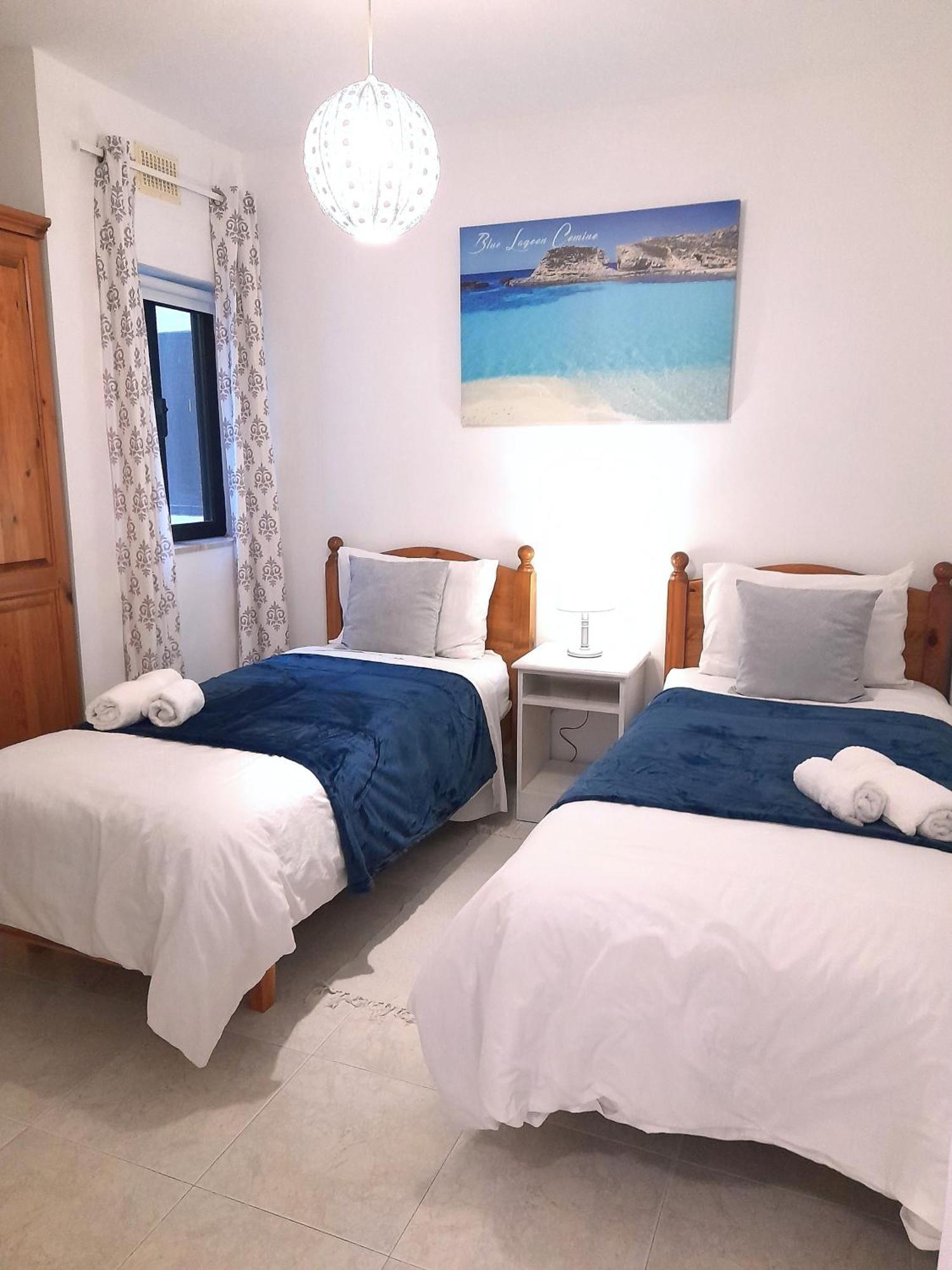 Seafront Apartment Terrace, Lounger & Panoramic Ocean Views Mellieħa Buitenkant foto