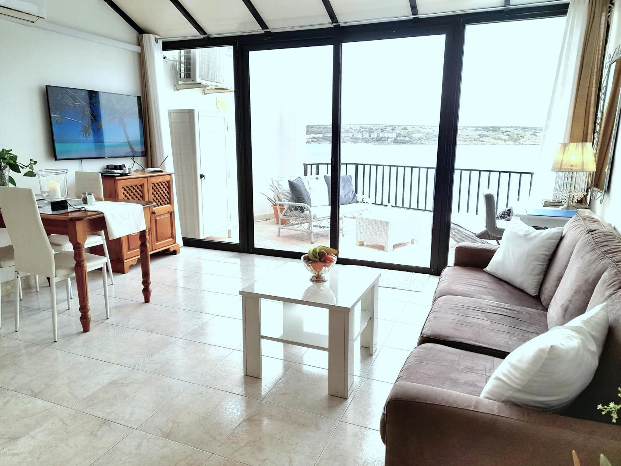 Seafront Apartment Terrace, Lounger & Panoramic Ocean Views Mellieħa Kamer foto