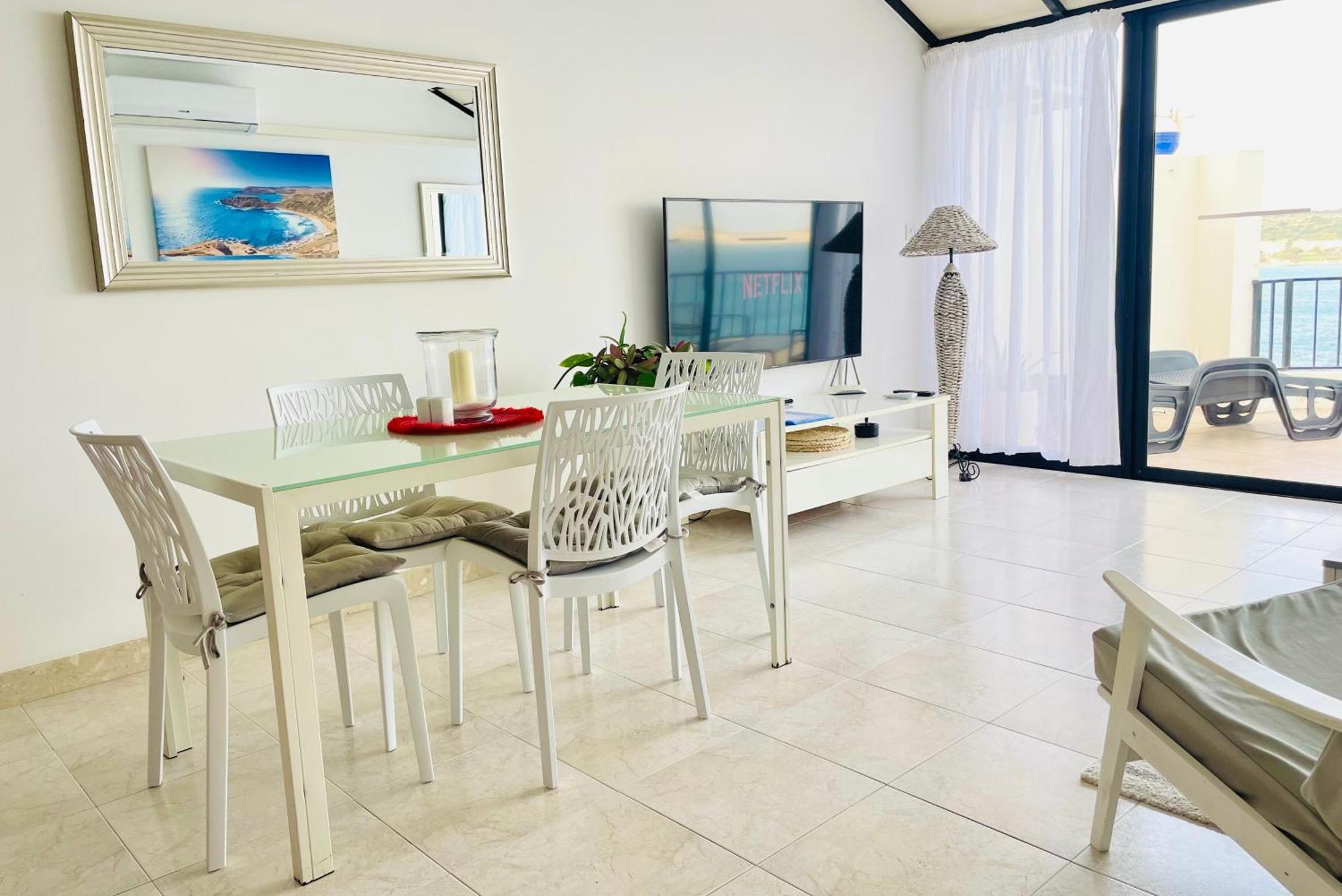 Seafront Apartment Terrace, Lounger & Panoramic Ocean Views Mellieħa Buitenkant foto